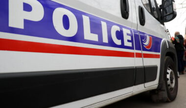un policier blessé, trois hommes en garde à vue