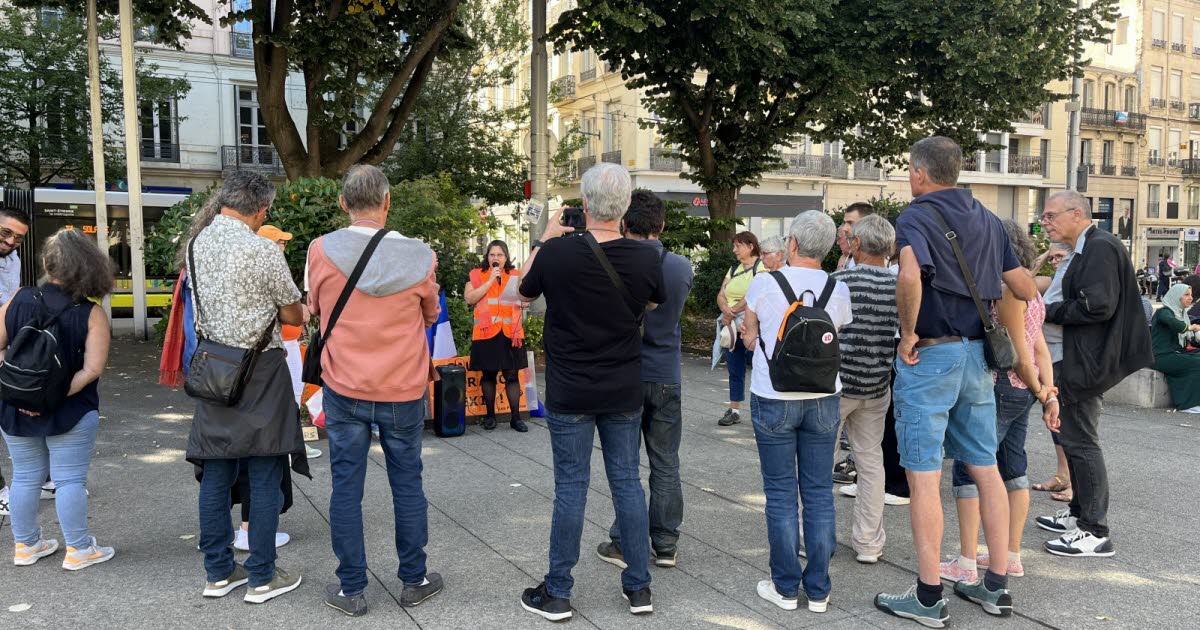 Saint-Étienne. Une vingtaine d’adhérents du parti Les Patriotes manifestent : « C’est l’apéritif du 10 septembre »