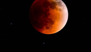 pourrez-vous assister à l'éclipse totale prévue ce dimanche en début de soirée?