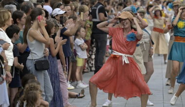 revivez le 15e défilé aux 3 000 danseurs