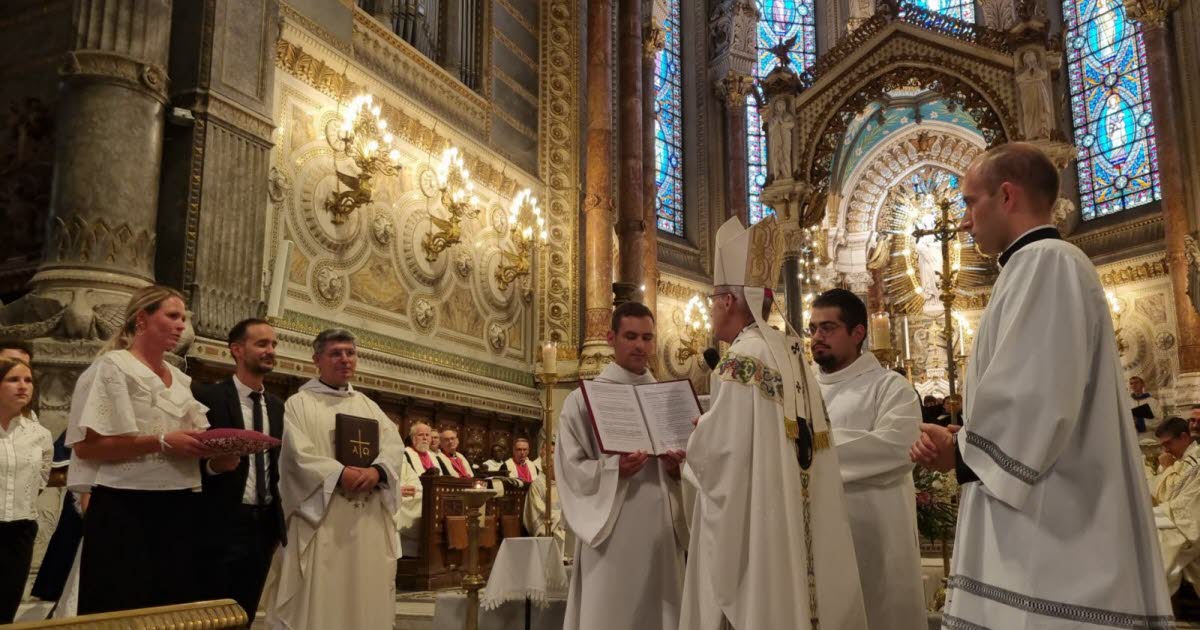 le tout Lyon a prié et remercié Marie