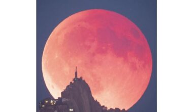 Haute-Savoie. Sallanches : il photographie l’aiguille du Midi devant la lune de sang - Le Dauphiné Libéré