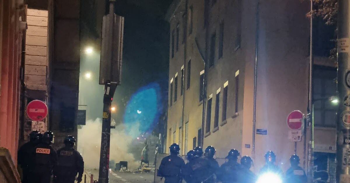 Lyon. Feux de poubelles et tirs de mortiers en marge du « pot de départ » de François Bayrou