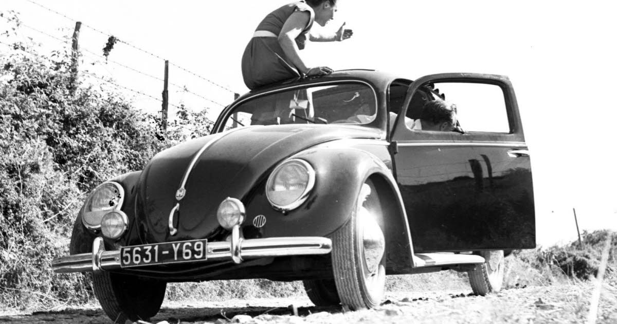 En images. Un train déraille sur le viaduc de Saint-Clair à Lyon... Dans les archives du Progrès en 1952