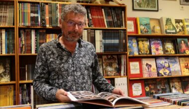 Grenoble. De la capitale des Alpes à Saint-Malo, Momie vend des BD depuis 40 ans