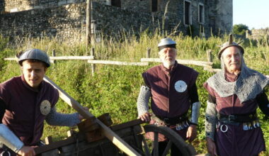 Jarrie. Théâtre en extérieur au château de Bon Repos