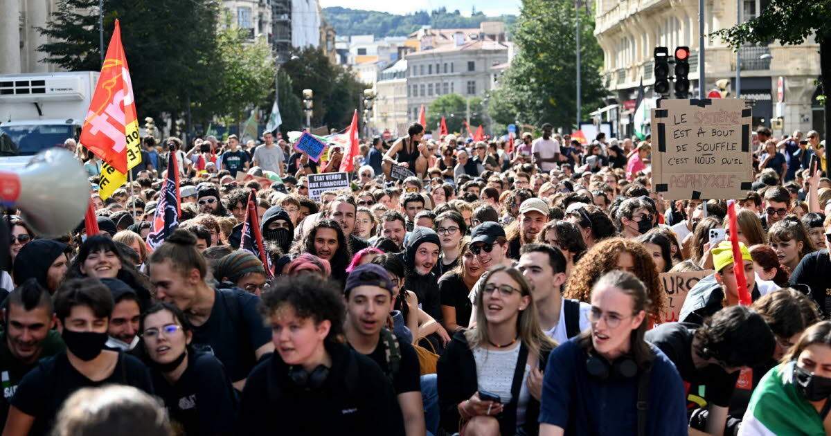le pari réussi de « Bloquons tout » à Saint-Étienne