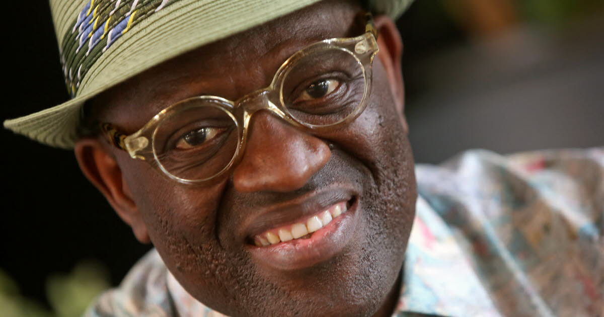 Nancy. Alain Mabanckou anime un café littéraire dans un parking
