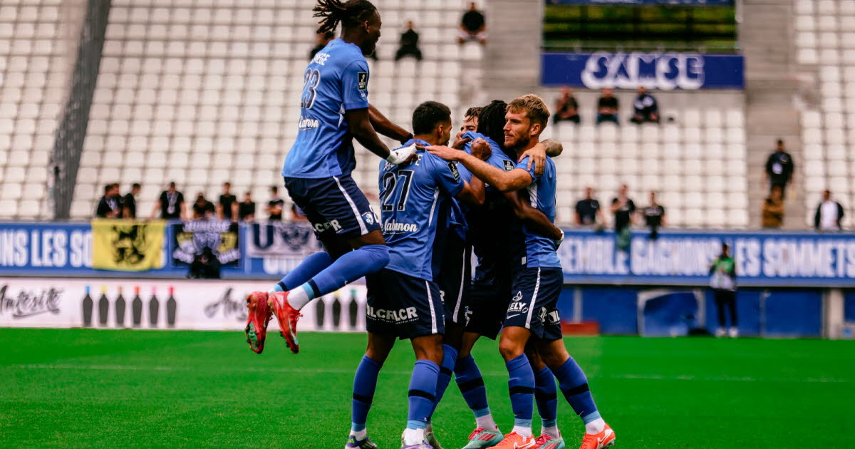 Ligue 2. « On n’a jamais rien lâché » : dans la douleur, le GF38 s’offre une première victoire face à Dunkerque