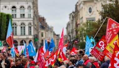 le cortège s'est élancé à Paris, déjà 400 000 manifestants en France selon la CGT