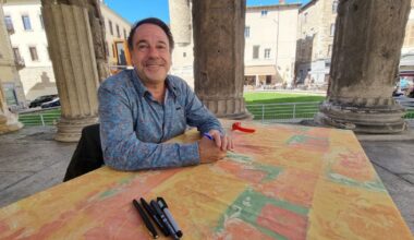 Vienne. L'écrivain Michel Bussi dédicace ses livres dans le Temple d'Auguste et de Livie