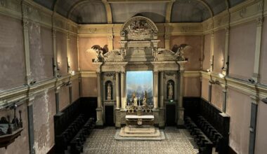 À Grenoble - Une église désacralisée et transformée en tiers lieu culturel pour la sauver. Une église désacralisée et transformée en tiers lieu culturel pour la sauver