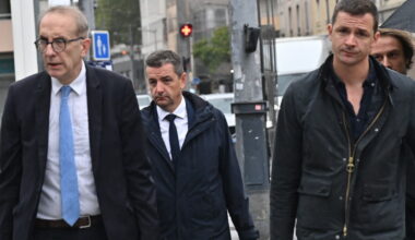 ce que raconte l’arrivée des protagonistes au procès Perdriau