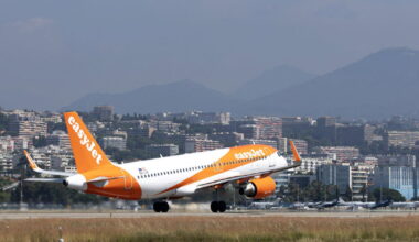 enquête ouverte après une collision évitée de peu à l'aéroport de Nice