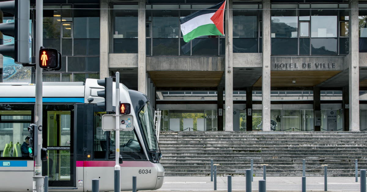 Grenoble. Le drapeau palestinien arraché du fronton de la mairie, quelques heures après son installation