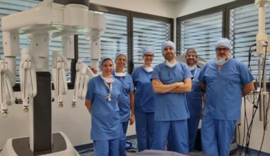 un patient opéré pour la première fois par robot aux Hospices