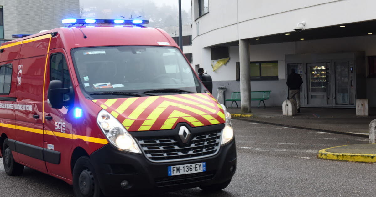 Loire. Le conducteur perd le contrôle et percute un poteau téléphonique et internet à Sorbiers
