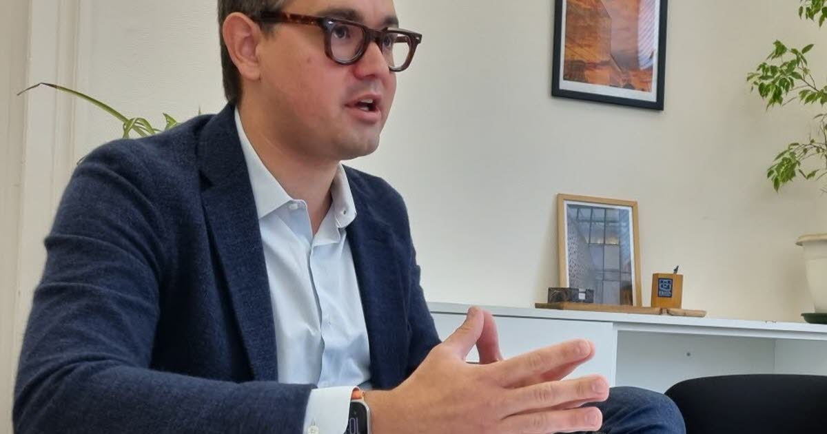 l’ancien directeur et le maire règlent leurs comptes