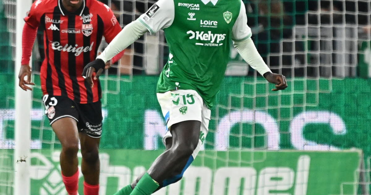 Ligue 2. « Le coach nous a rappelé qu’il fallait qu’on soit humbles » : retour sur Terre pour les Verts avant de se rendre à Montpellier
