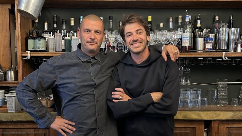 Pierre-Antoine Denis (à gauche), le patron de la Cantinetta, et le nouveau directeur de l'établissement.