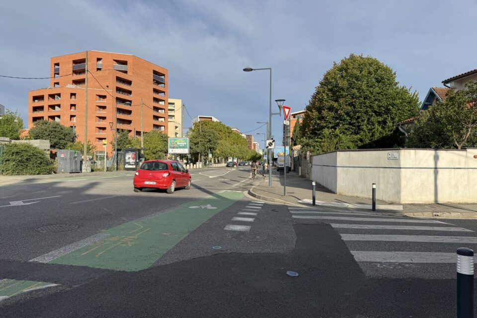 Passé la rue Bertrand Massonié, le EV n'est pas encore construit. 