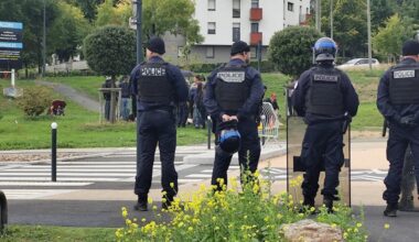 des rassemblements, dont un bloquant le trafic levé par la police