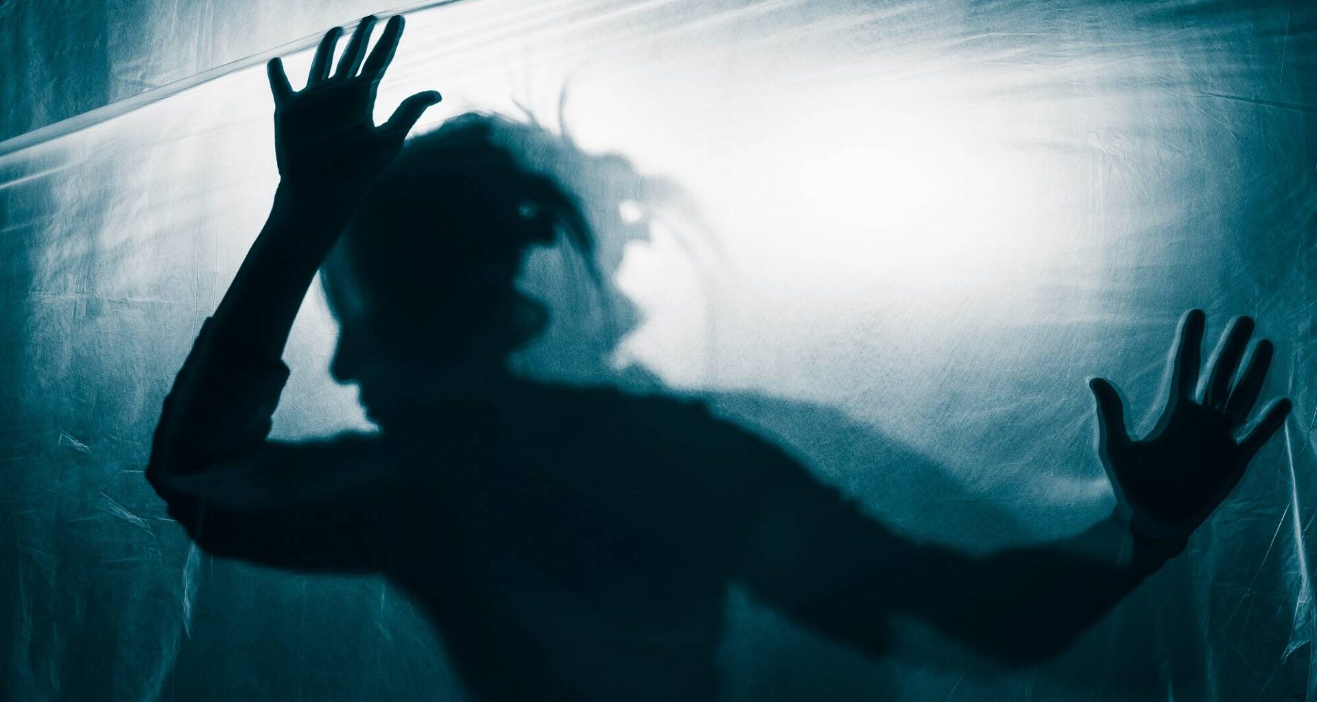 "A Toulon, on prostitue une ado dans un silence assourdissant": le combat d'une mère pour sauver sa fille de 15 ans