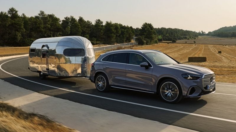 Pour les amateurs de loisirs impliquant de tracter de lourdes charges, le GLC EQ annonce 2,4 tonnes de capacité de remorquage.