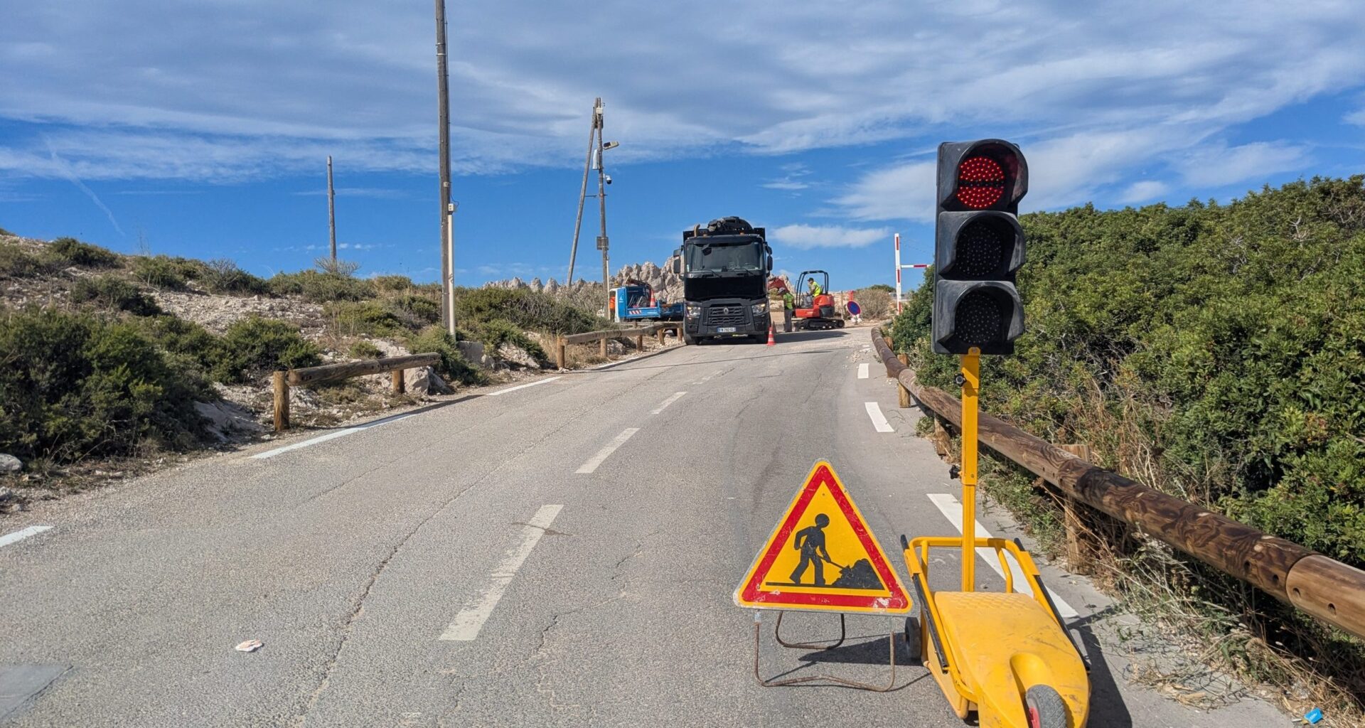 Dépollution du littoral sud marseillais : l'État lance un chantier à haut risque