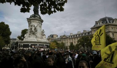 Blocages, incendie d'un immeuble... Retour sur la journée Bloquons tout du 10 septembre à Paris