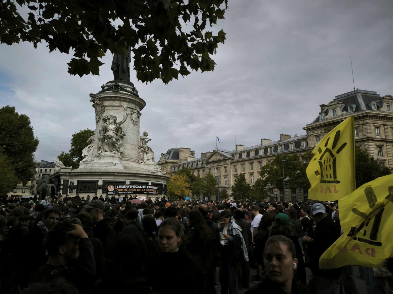 Blocages, incendie d'un immeuble... Retour sur la journée Bloquons tout du 10 septembre à Paris