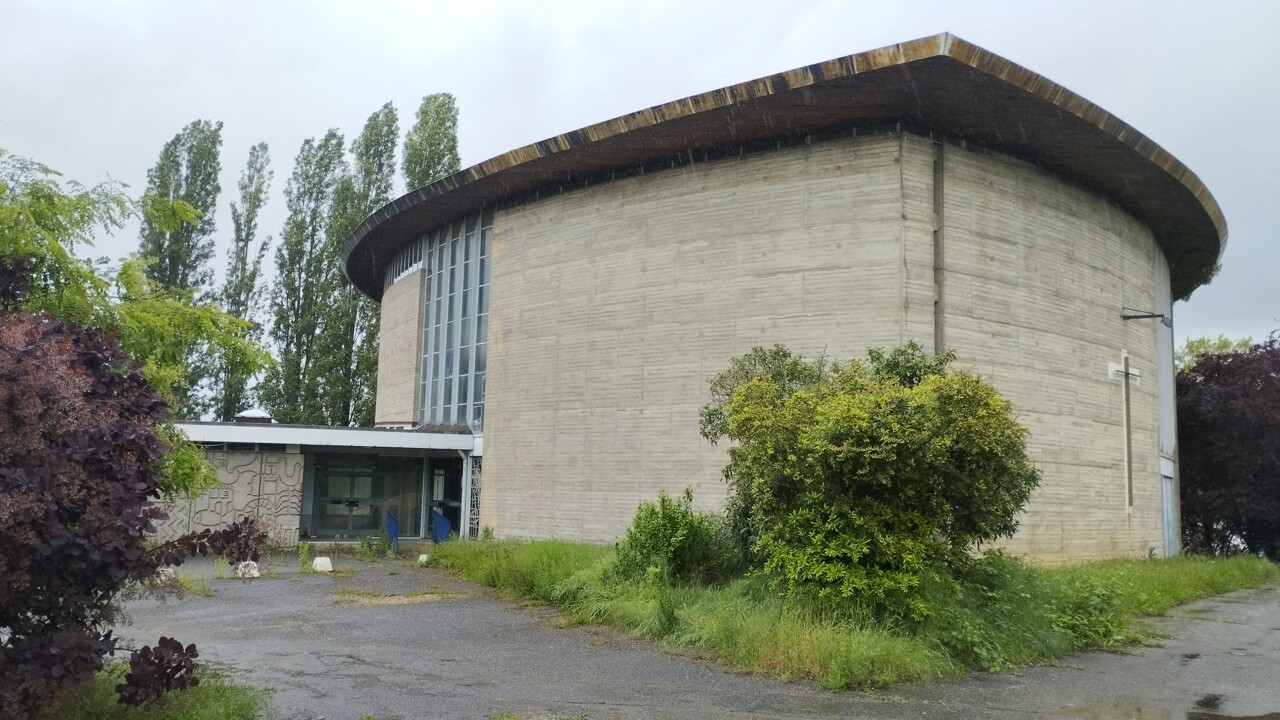 rachetée, cette église est devenue... une salle de vente aux enchères