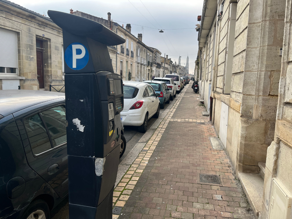 Dans ces rues de Bordeaux, le stationnement est encore gratuit : le restera-t-il longtemps ?