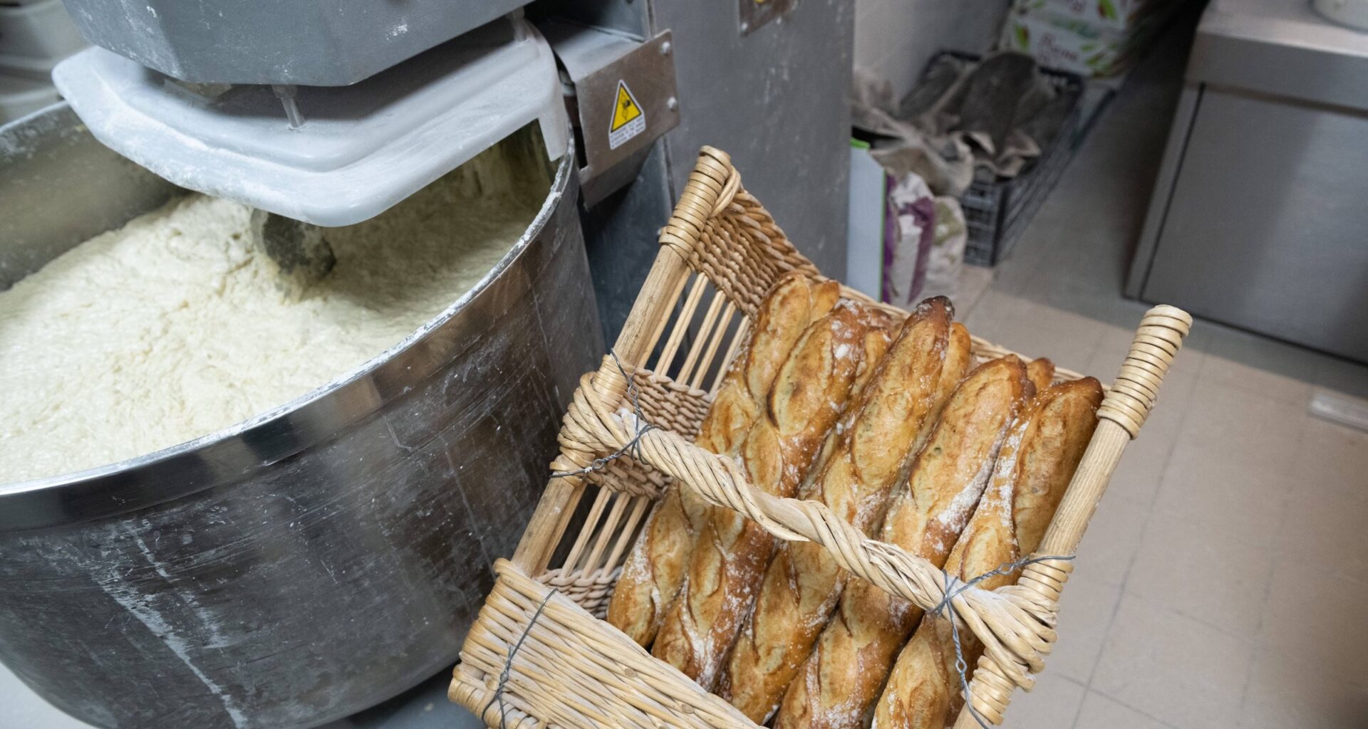 après avoir refusé de donner du pain à des braqueurs, un boulanger violemment poignardé