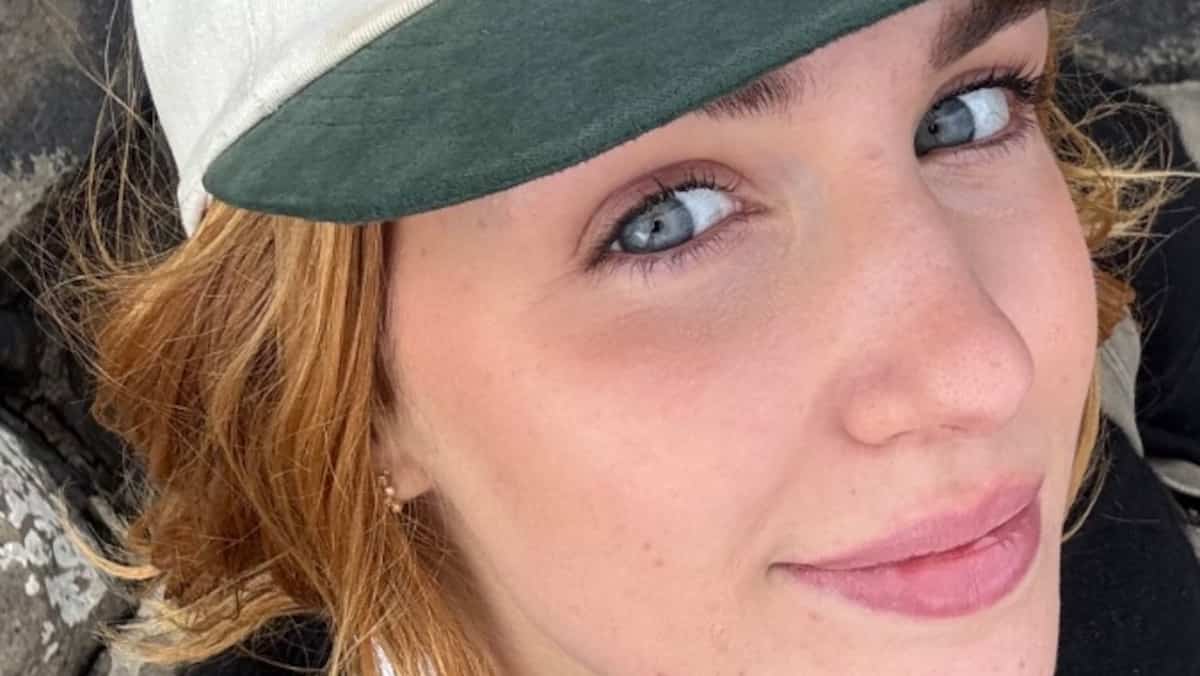Voyez les jolies photos de Sophie Nélisse en voyage à travers l’Europe