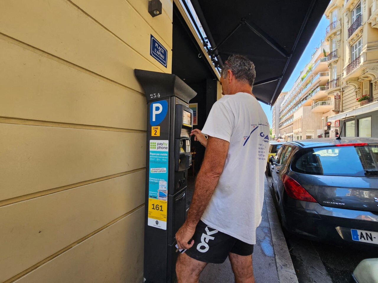 Nice. Le stationnement sera gratuit en ville pendant 24h, voici pourquoi