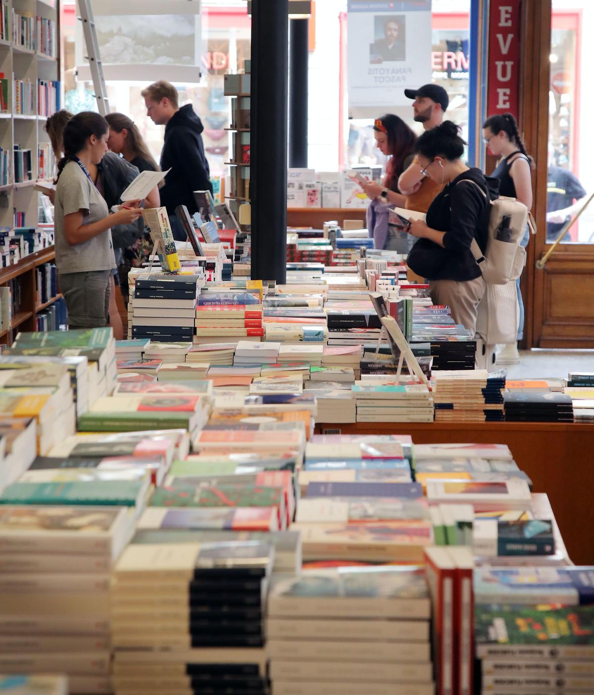La librairie Mollat reçoit l’auteure Anouk Filippini pour une séance de dédicace.