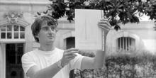 En 1984, Yves Parlier, navigateur et futur ingénieur, construit le voilier de ses rêves
