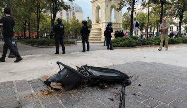 France: Des départs de feu Place des Fêtes à Paris en marge de la mobilisation « Bloquons tout »