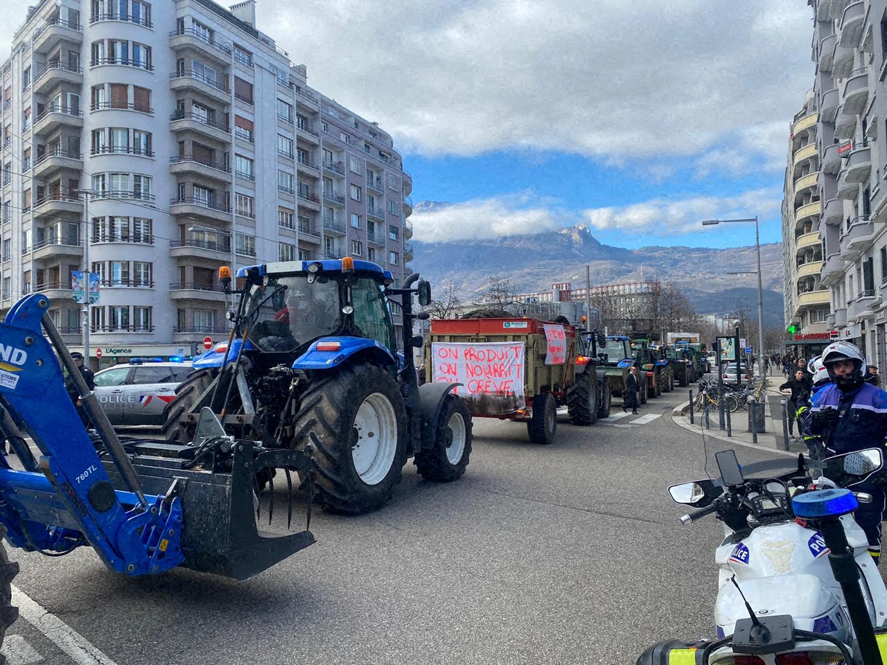 appel à une "présence massive" à Grenoble le 26 septembre