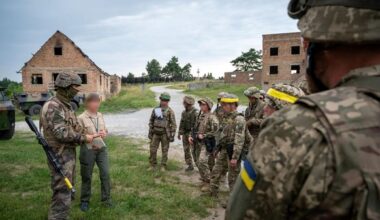 Selon M. Macron, vingt-six pays sont prêts à engager des "forces de réassurance" pour garantir la sécurité de l'Ukraine