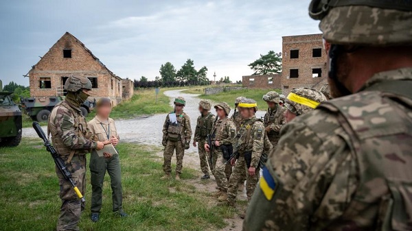 Selon M. Macron, vingt-six pays sont prêts à engager des "forces de réassurance" pour garantir la sécurité de l'Ukraine