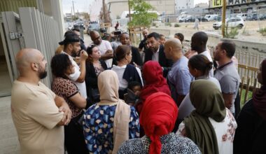 des parents d'élèves bloquent l'école des Fabriques à Marseille