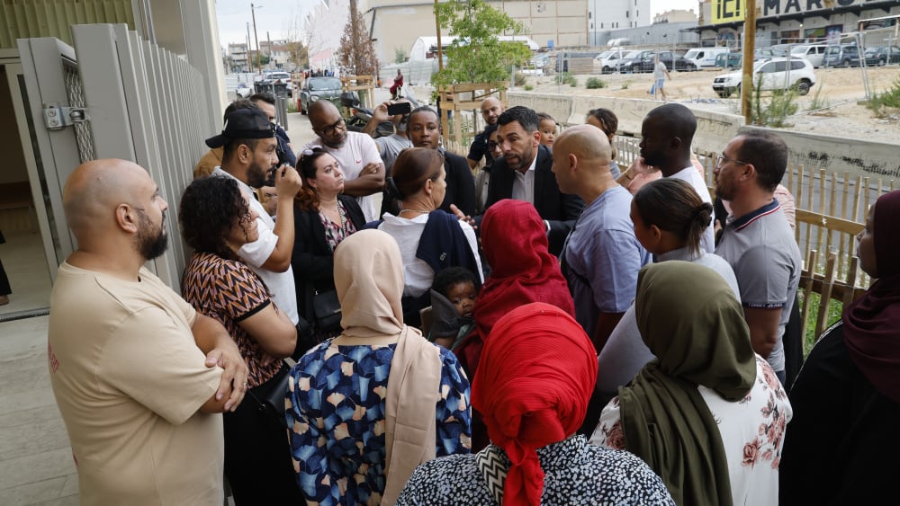 des parents d'élèves bloquent l'école des Fabriques à Marseille