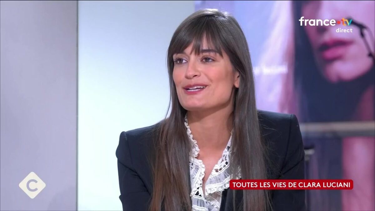 Malaise dans C à vous : Clara Luciani très gênée par une vidéo