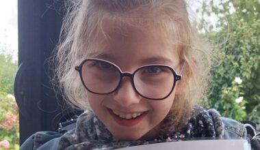 People. L'incroyable vœu d'Adèle, 10 ans et atteinte de paralysie cérébrale, exaucé par Julien Doré au Zénith de Rouen