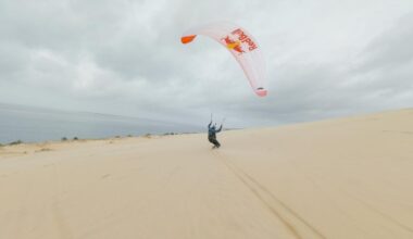 Valentin Delluc, champion de speed-flying, l’homme qui vole en marchant sur la dune du Pilat