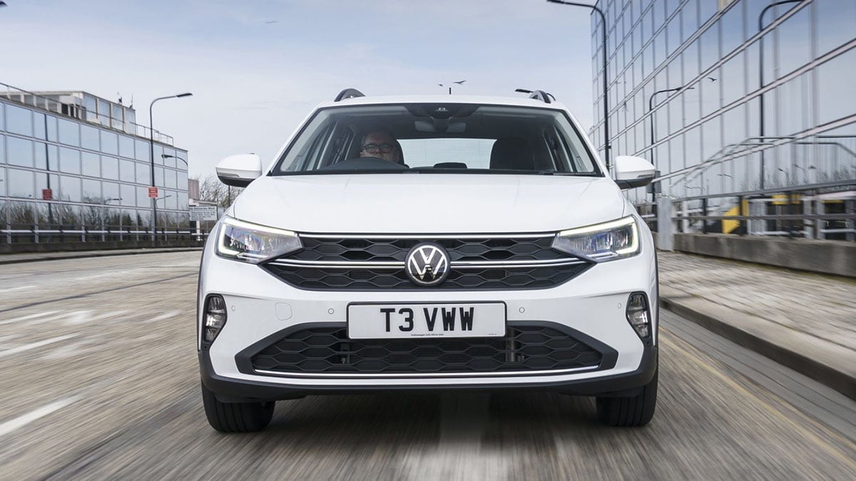 Face avant du Volkswagen Taigo 2025 avec calandre élargie et signature LED moderne