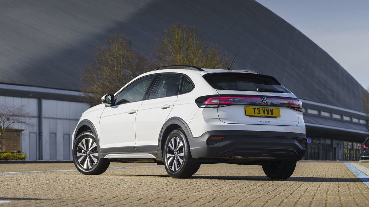 Arrière du Volkswagen Taigo 2025 avec feux LED et badge R-Line