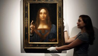 « Salvator Mundi » de Léonard de Vinci exposé dans les salles de vente aux enchères de Christie’s à Londres